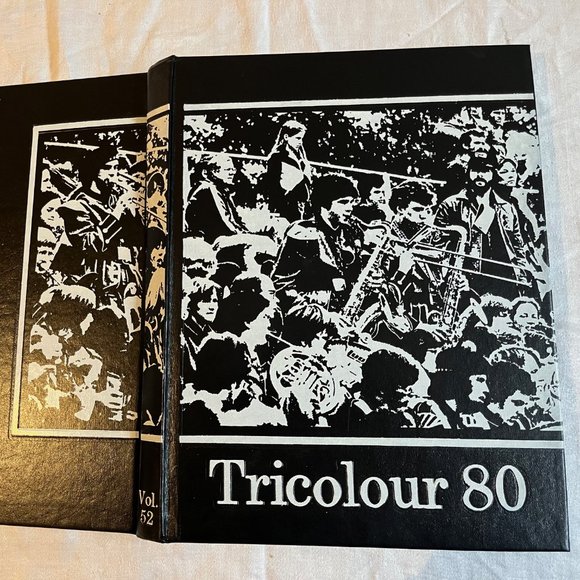 QUEEN'S UNIVERSITY TRICOLOUR Yearbook 80 1980 Mint Kingston Ontario Canada - Picture 9 of 10